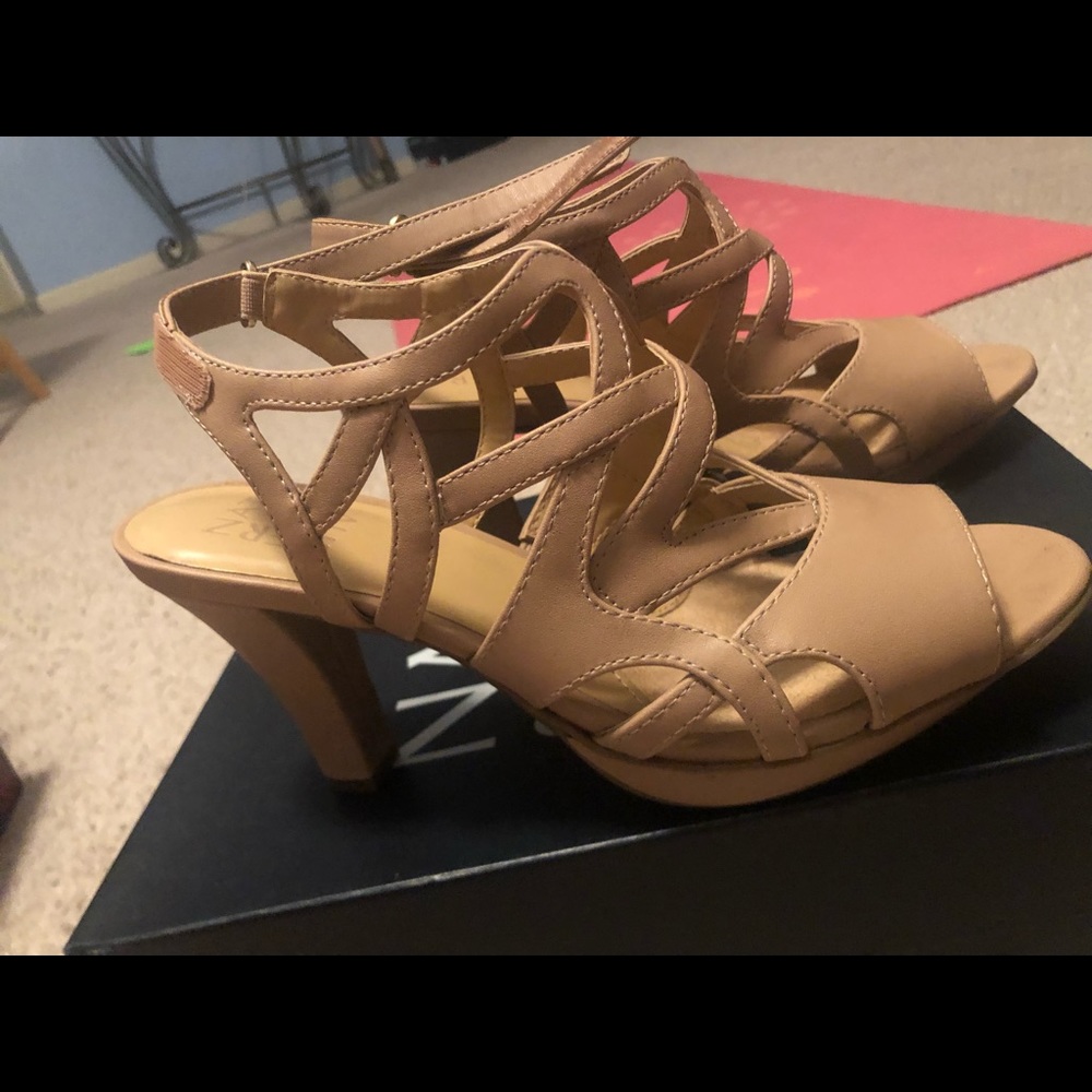 Womens shoes 7 1/2